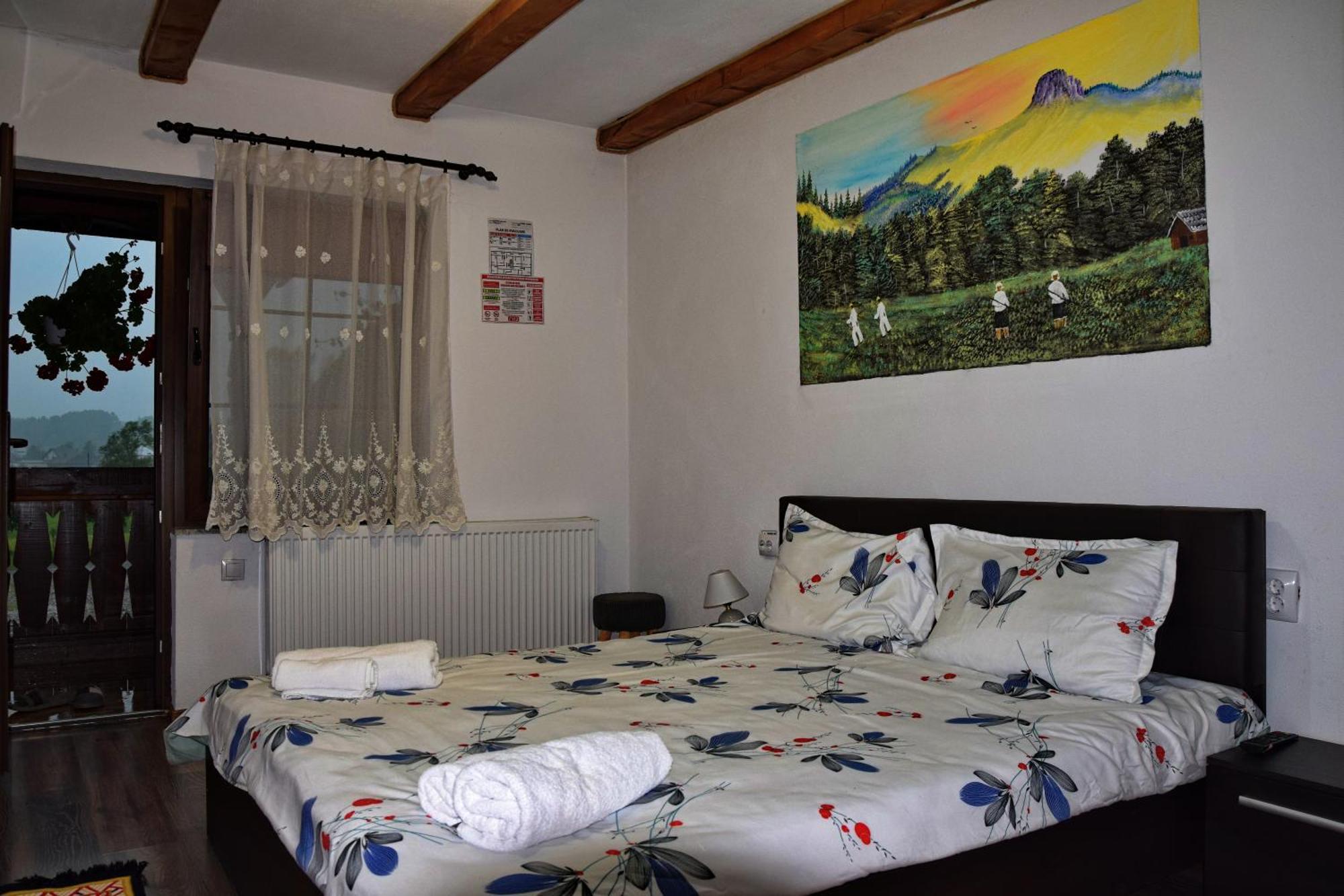 Conacul Cosaului Hotel Feresti Esterno foto